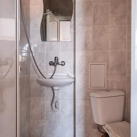 בית הארחה аугуста 7 3*